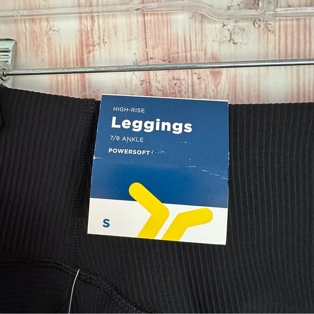 Old Navy Black High-Waisted PowerSoft Rib Pocket
Leggings - Picture 9 of 11